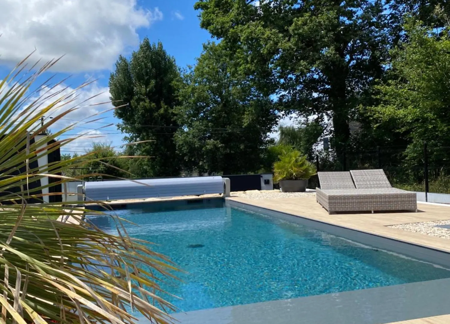 Villa Maison Neuve Avec Piscine Mussain