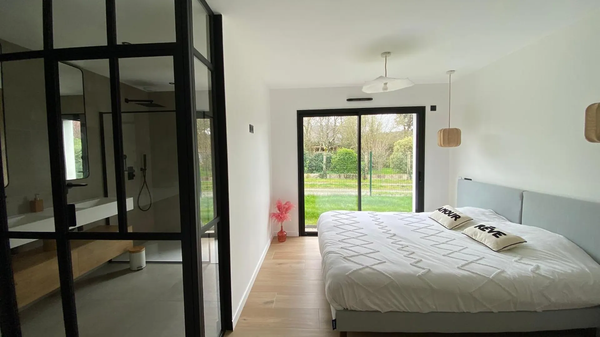 Villa Maison Neuve Avec Piscine Mussain